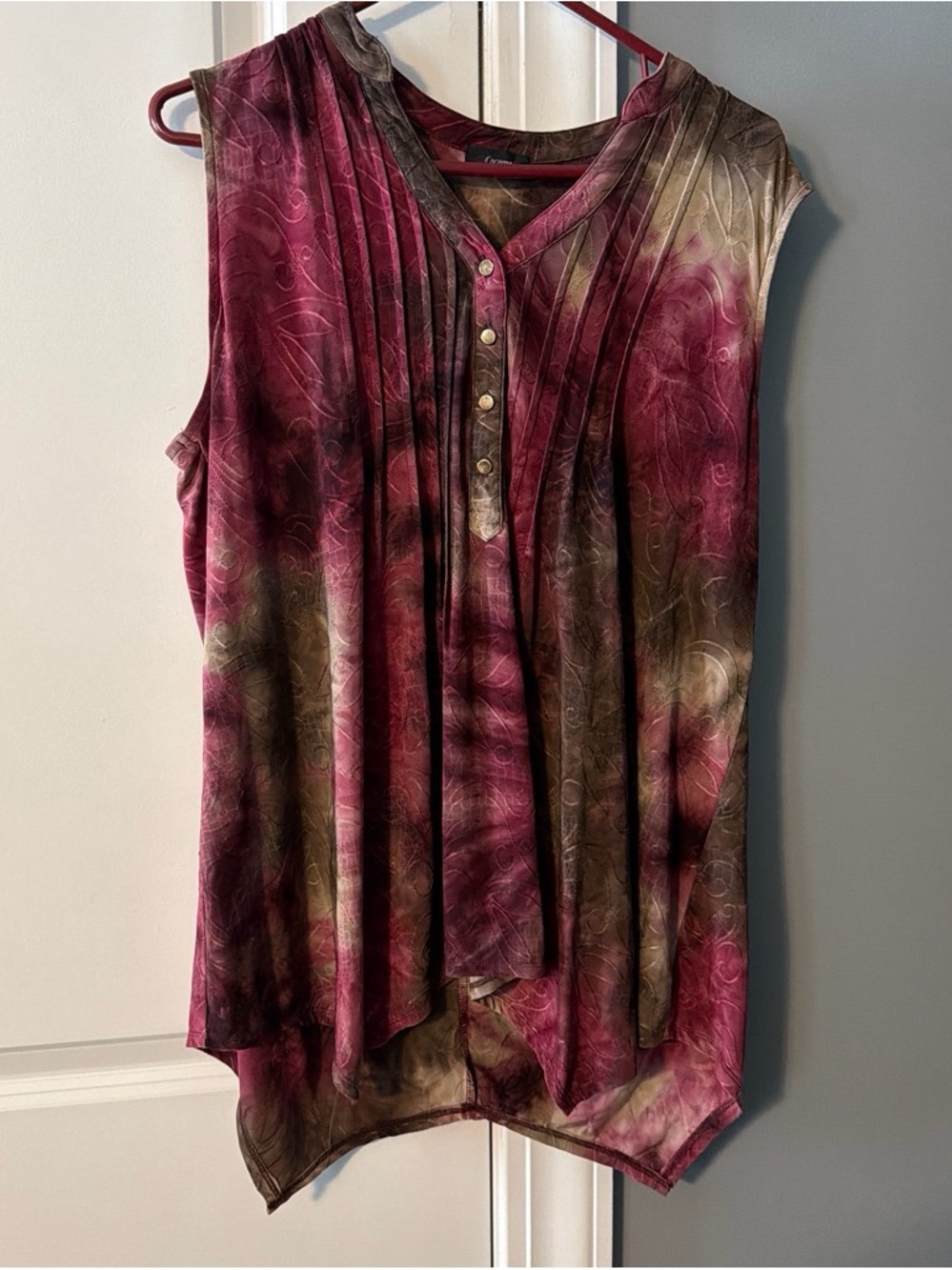 Sleeveless Pintuck V-Neck Tank in Burgundy and Olive Tie-Dye